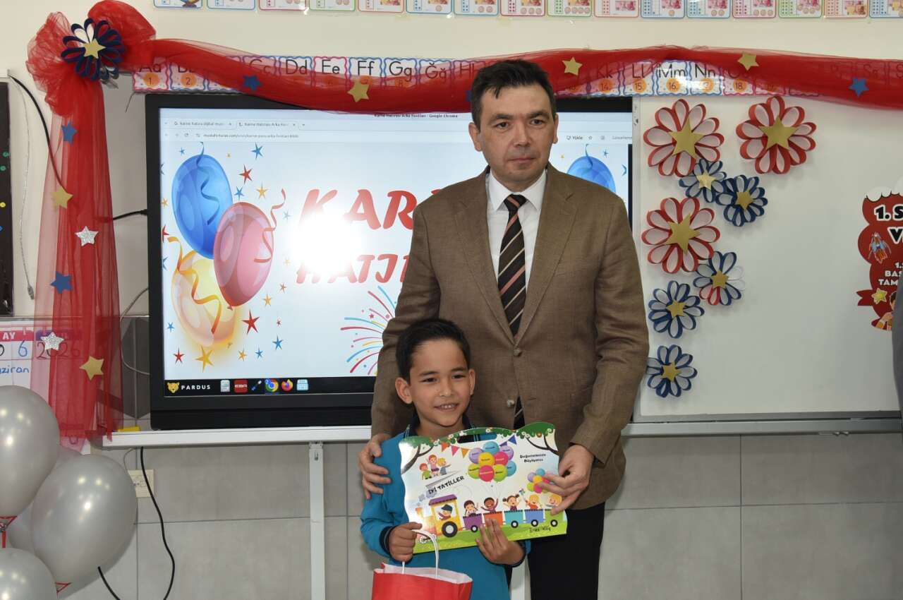 Konya'da yaz tatili resmen başladı! Karne gününden mutluluk kareleri yansıdı 6